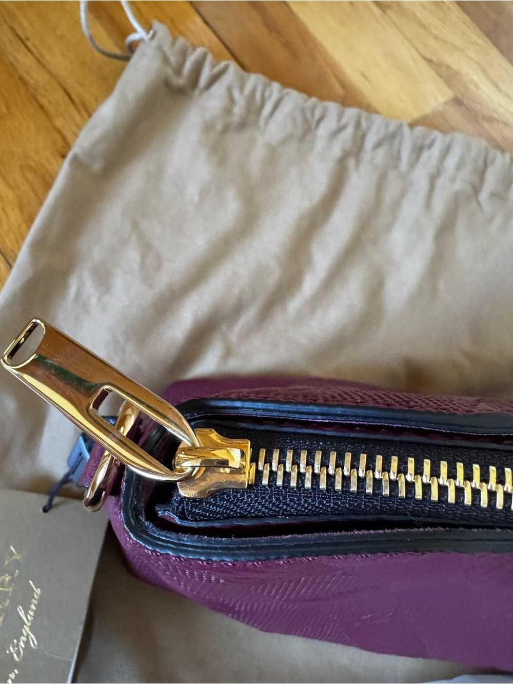 Burberry Grain Check Small Chichester Crossbody Bag - Picture 8 of 11